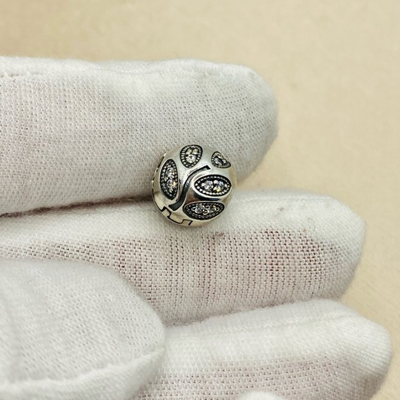 EUC Pandora 791416CZ Sterling Silver Sparkling Leaves Clip Charm w/ Clear CZ’s - Picture 7 of 12